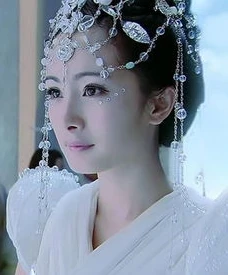 仙剑奇侠传演员表杨幂_杨幂，从仙剑奇侠传三中的雪见看其演艺之路的起步