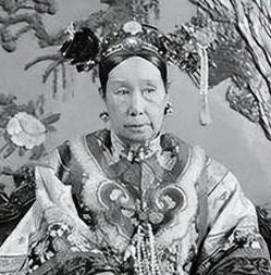第五人格图片囚徒高清_第五人格中的囚徒，困于命运的智慧者