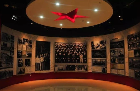 第五人格潘大帅在减肥击球手打红夫人_第五人格，潘大帅减肥之旅中的击球手对阵红夫人