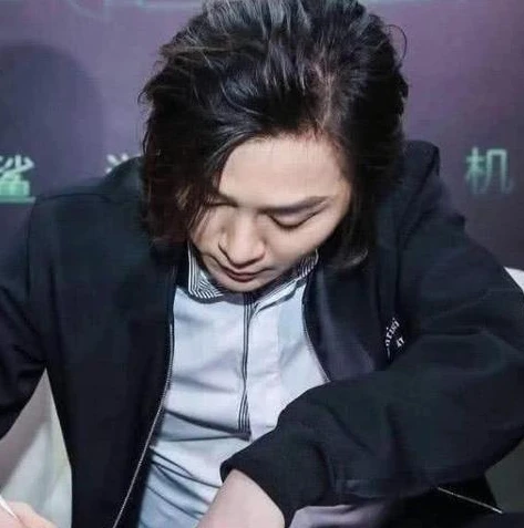 王者荣耀视频张大仙最新_张大仙，王者荣耀中的传奇主播与他的精彩游戏世界