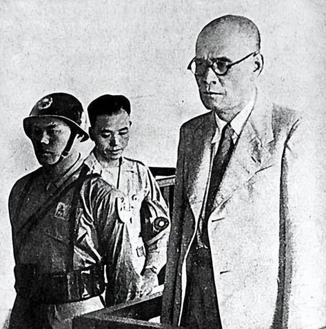 穿越火线生化追击解说视频_穿越火线枪战王者，生化追击解说——惊心动魄的生化战场