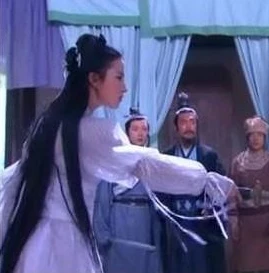 神雕侠侣小龙女失去清白原文_中小龙女失身情节之殇与人物命运的转折