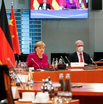 英雄联盟手游系统转移多少钱一个_英雄联盟手游系统转移，价格背后的考量与相关解析