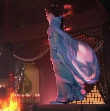 仙剑奇侠传中龙葵跳铸剑台_龙葵千年执念，铸剑台一跃凄美决绝