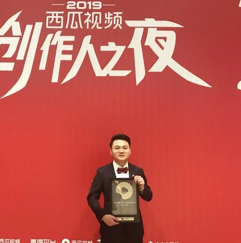 腾讯和平精英手游官网_深入解析〈和平精英〉，腾讯手游的现象级大逃杀之旅