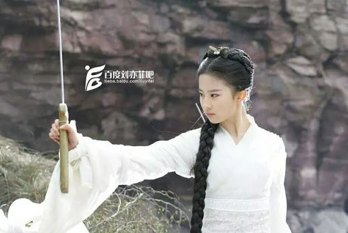 刘亦菲版神雕侠侣小龙女杨过重逢是第几集_刘亦菲版〈神雕侠侣〉，小龙女杨过重逢之集数与深度解析