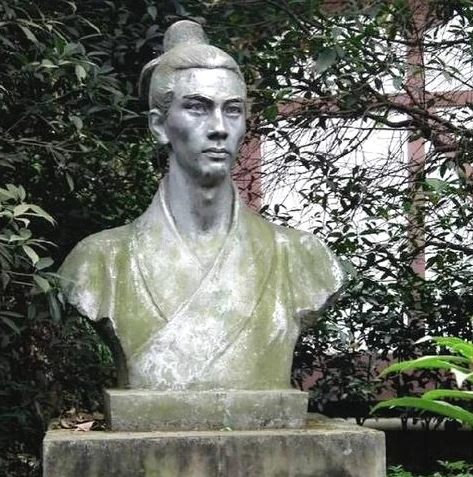 三国志战略版 战斗画面_〈三国志战略版〉，战斗画面的短板与改进展望