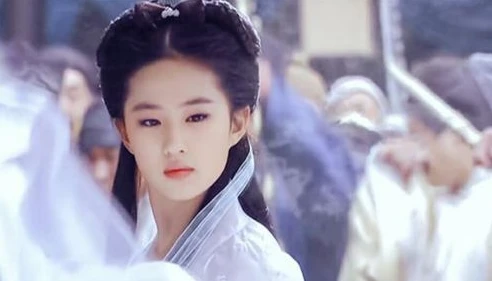 《神雕侠侣》2014小龙女_评2014版〈神雕侠侣〉,小龙女形象之争议