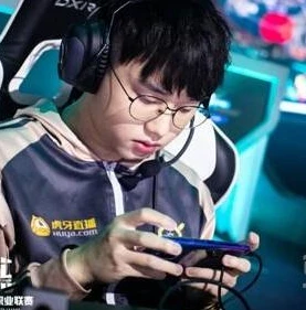 和平精英手机三指操作键位_和平精英手机版三指键位拉杆设置，打造最灵活走位的秘籍