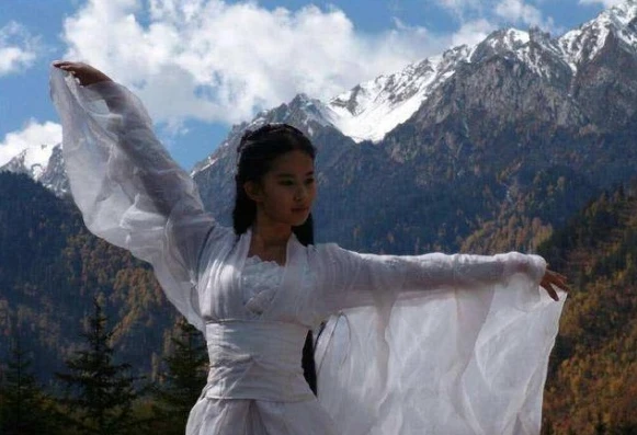 神雕侠侣小龙女最后死了没有_神雕侠侣，小龙女结局之生死探秘
