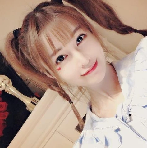 和平精英兔神解说_和平精英，兔神对战难言，巅峰对决中的精彩博弈