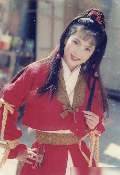 张纪中神雕侠侣阿紫扮演者图片_张纪中版〈神雕侠侣〉中的阿紫，独特的角色演绎与背后的故事