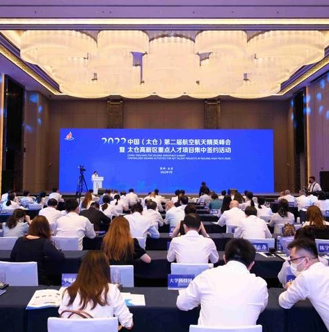 和平精英图书馆小视频大全_和平精英图书馆，热血激战与策略博弈的舞台——明月解说视角