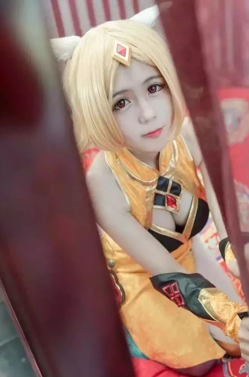 第五人格空军女仆cos_第五人格空军女仆cos，陌兮麻辣女兵加强版精彩展示