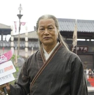 天涯明月刀狄龙电影下载_〈天涯明月刀〉，狄龙演绎下的武侠传奇与经典魅力