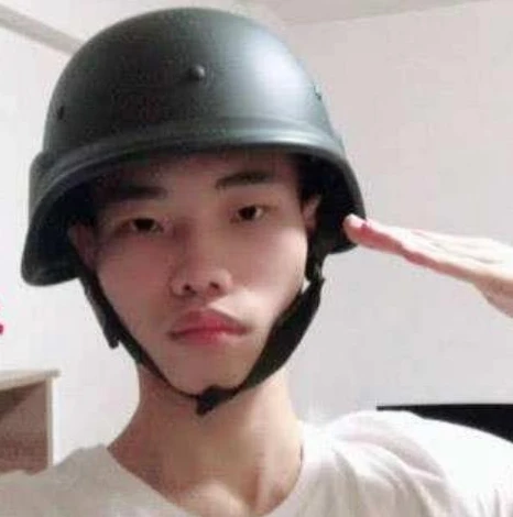 和平精英鲨鱼被浪冲动炸死_和平精英，鲨鱼被浪冲动炸死背后的无奈与感动——被两个小孩弄哭的背后故事