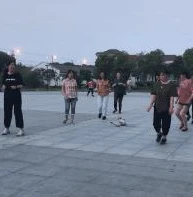 和平精英地铁逃生的视频_和平精英地铁逃生，老鼠人的惊险之旅——在线视频全解析