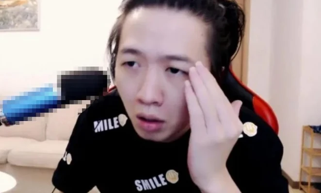 王者荣耀里的吕德华的大眼睛_王者荣耀，吕德华那双独具魅力的大眼睛背后